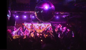 alquiler de proyector, telón micrófonos y sonido